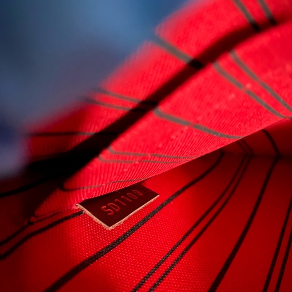 * Authentic * Louis Vuitton Clutch - Picture 7 of 7